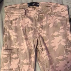 Hollister Camo Crop Pants